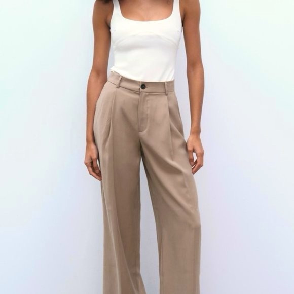 Zara Pants - Zara brown/ tan pleated high rise wide leg pant ❤️